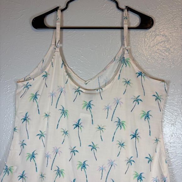 NWT Torrid Ava Pink Palms V Neck Cami Palm Tree Light Pink 1 1X 14-16 - Picture 7 of 10